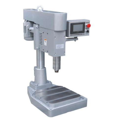 采用世界领先科技研发的自动钻孔机备受青睐